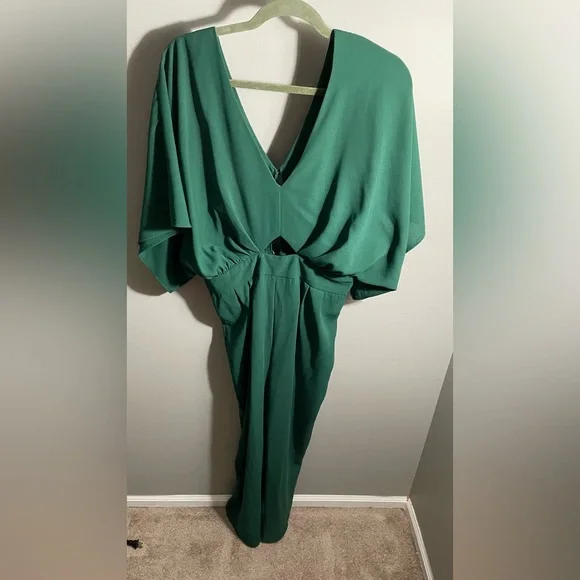 Jumpsuit (8) - Picture 2 of 4